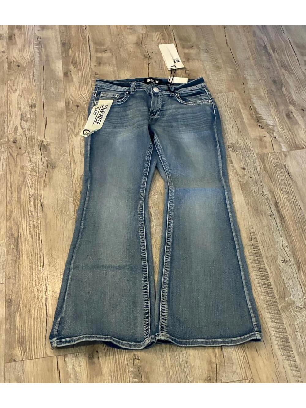 New with Tags Women's Sky Low Rise Flare Jeans w/Sequin Rose Pockets Size 9/10 - Picture 2 of 8